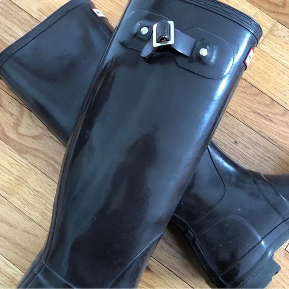 Hunter Rainboots, eggplant color (used) — Size 8. - Picture 2 of 4